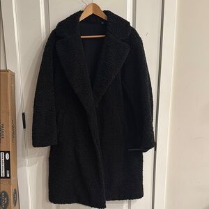Uniqlo Black Teddy Jacket with Relaxed Fit and Textured Fabric